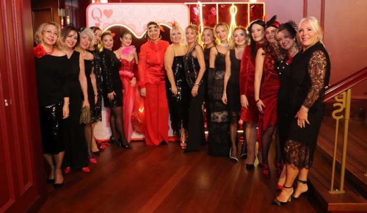 Sanart BUSADER'den Moulin Rouge gecesi