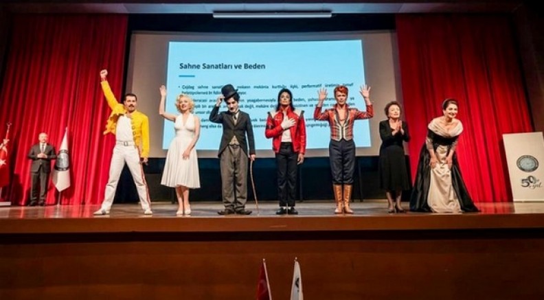 Sanatın ve sanatçının geleceği mercek altında