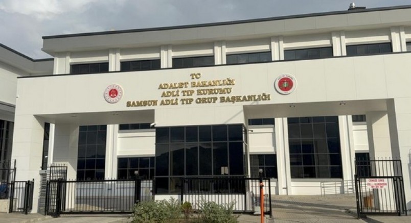 Sandalyede oturur vaziyette ölü bulundu
