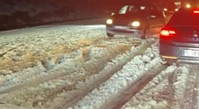 Şanlıurfa'da dolu ve kar yağışı etkili oldu
