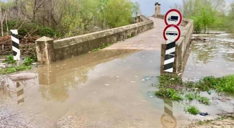 Saraçhane Köprüsü trafiğe kapandı