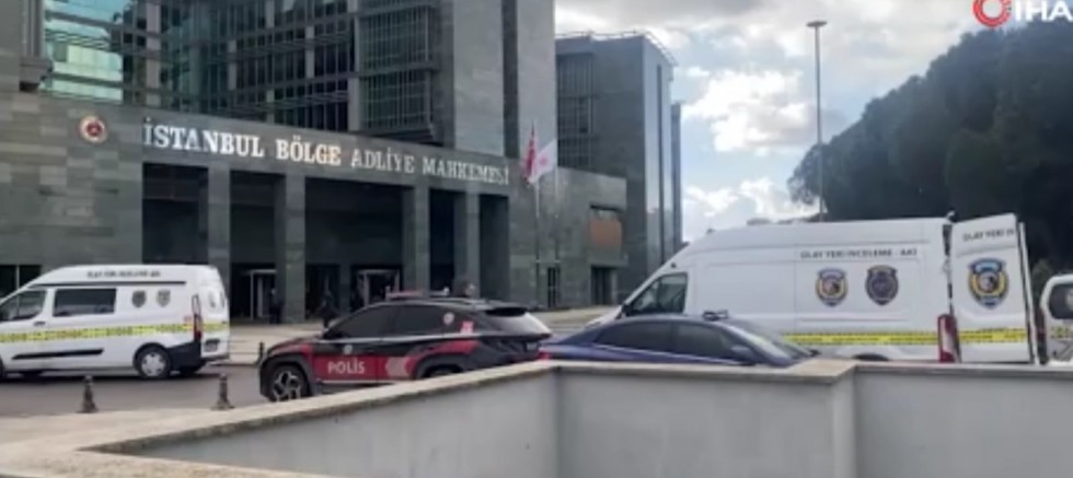 Savcı, hakimeyi vurdu