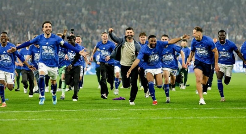 Schalke 04, 3 yıl sonra Bundesliga'da
