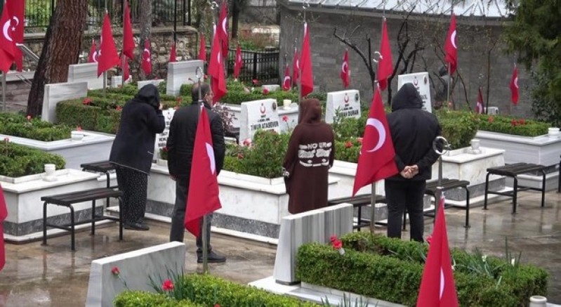 Şehitlikte dualar yükseldi