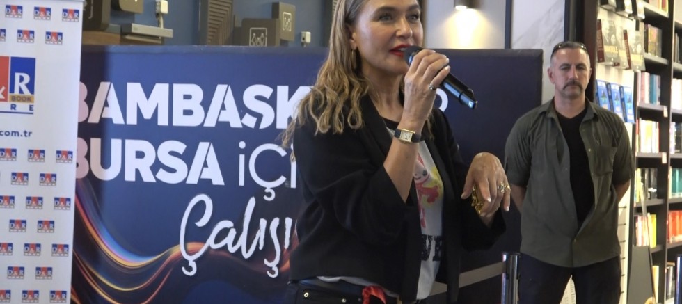 Şevval Sam yeni plağını Bursa'da tanıttı