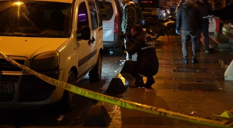 Seyir halindeki otomobilden silahlı saldırı: 1 yaralı