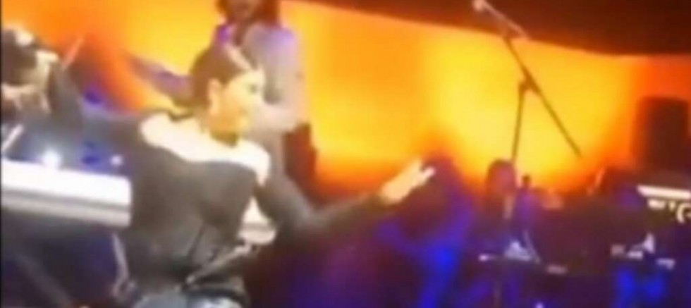 Sibel Can, konserinde talihsiz kaza geçirdi!