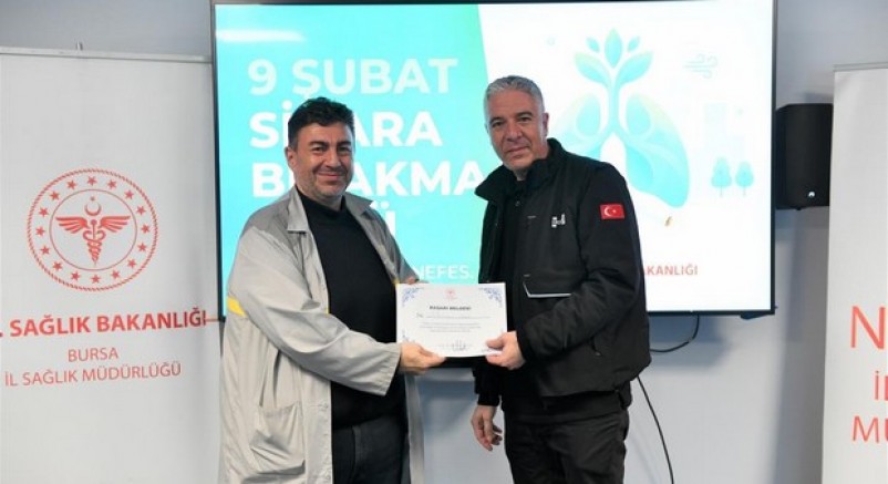 Sigarayı bırakan 25 çalışan sertifikalandı