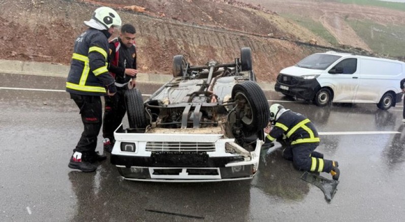 Siirt'te iki otomobil çarpıştı: 2 yaralı