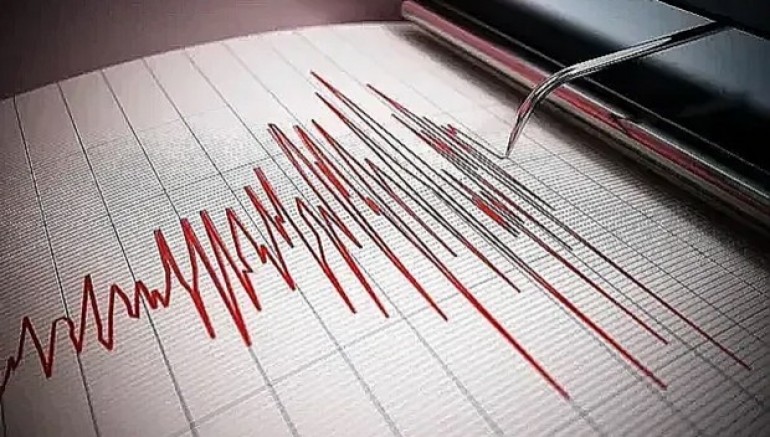 Sındırgı'da deprem