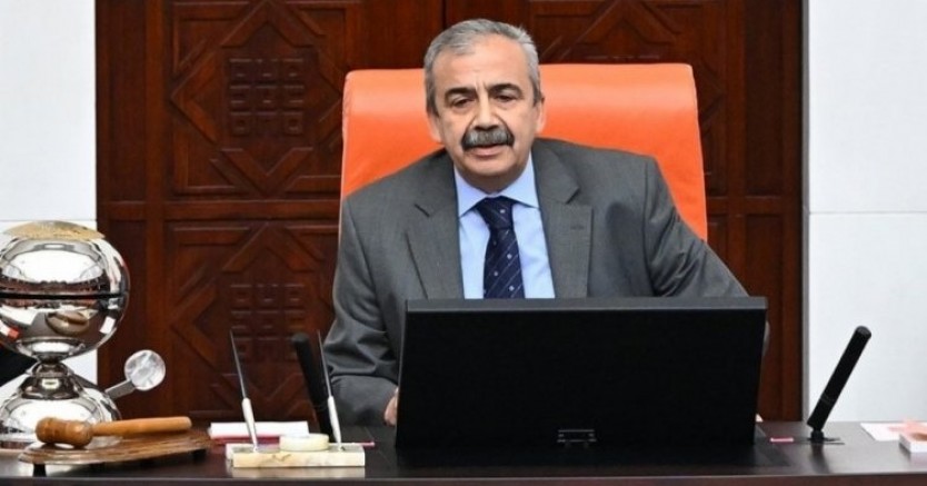 Sırrı Süreyya Önder kalp krizi geçirdi