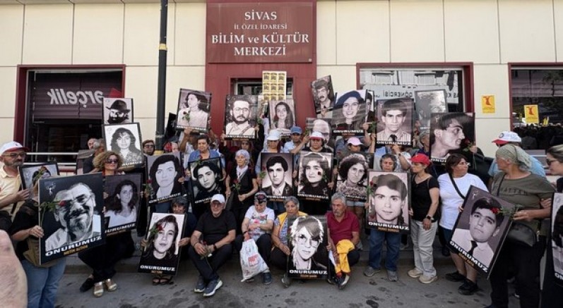 Sivas olaylarında hayatlarını kaybedenler anıldı