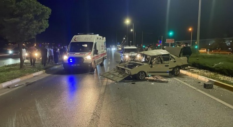 Sivas’ta otomobil takla attı: 1’i ağır 3 yaralı
