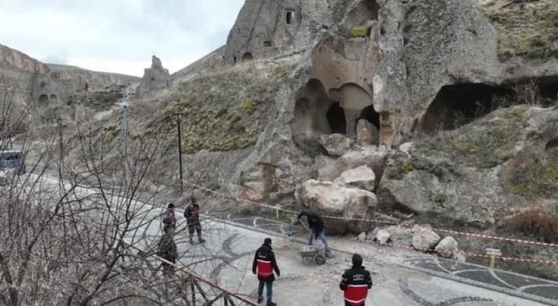 Soğanlı Vadisi’nde kaya koptu
