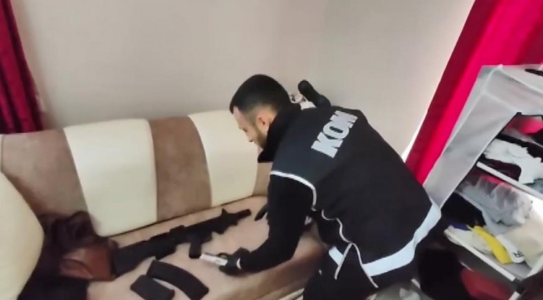 Sosyal medyadan silah ticaretine 8 gözaltı