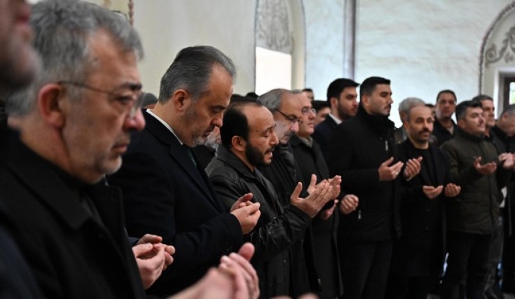Sultan 2. Murad Han dualarla anıldı