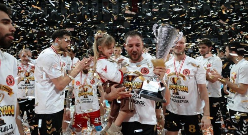 Sungurlu Belediyespor Efeler Ligi'nde