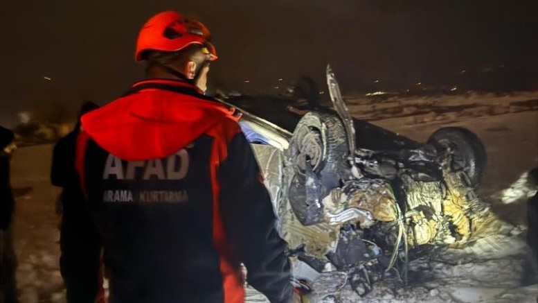 Takla atan araç hurdaya döndü: 1 ağır yaralı