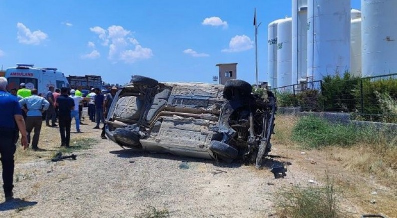 Takla atan otomobildeki 7 yaşındaki çocuk hayatını kaybetti