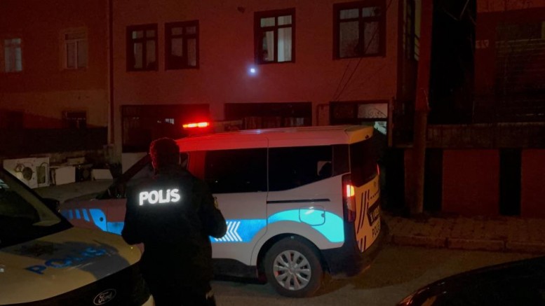 Tartıştığı erkek arkadaşını öldürdü