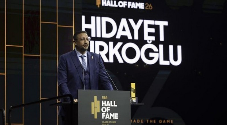 TBF Başkanı Türkoğlu, FIBA Hall of Fame ödülünü aldı