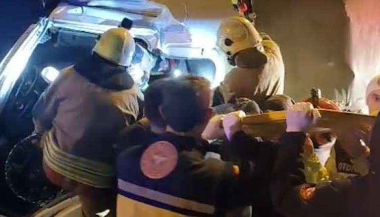 TEM’de kamyonlar çarpıştı: 1 ölü, 1 yaralı