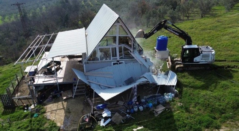 Tiny house'lar bir bir yıkıldı