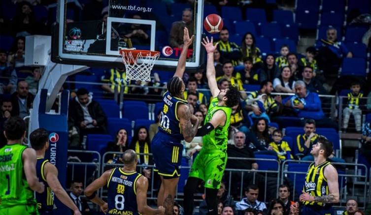Tofaş sonunu getiremedi: 90-82