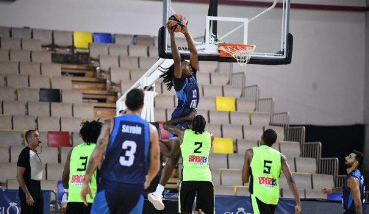 TOFAŞ ter attı: 78-66