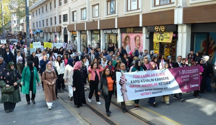 Tophane surlarında dev ‘pembe kurdele’