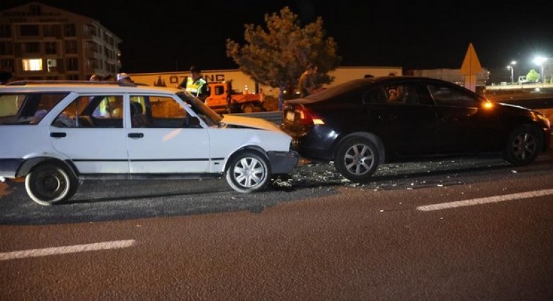 Trafikte selektörlü tartışma kazayla bitti: 2 yaralı