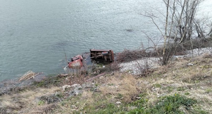 Traktör Kızılırmak Nehri'ne uçtu: 1 ölü, 1 yaralı
