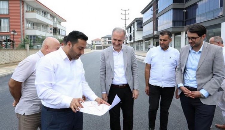 Tretuvar Ve Yol Kaplama Çalışmaları Sürüyor