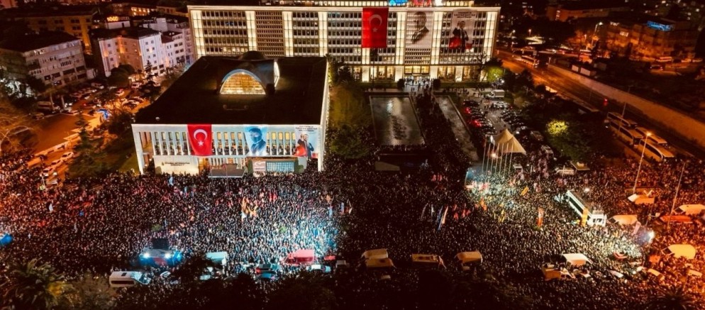 Tunç'tan Özel'e tepki; Suçlamalara cevap verilecek yer sokaklar değil