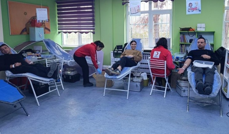 Türkeli’de okullarda rekor kan bağışı