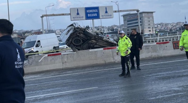 ‘Uçan Yol'da feci kaza: 1'i ağır 3 yaralı