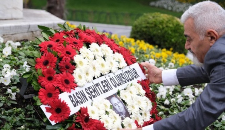 Uğur Mumcu için Bursa’da sevgi seli