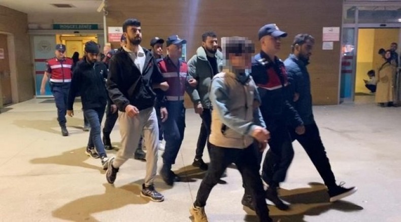 Ülkeye kaçak yollarla giren 7 şahıs yakalandı
