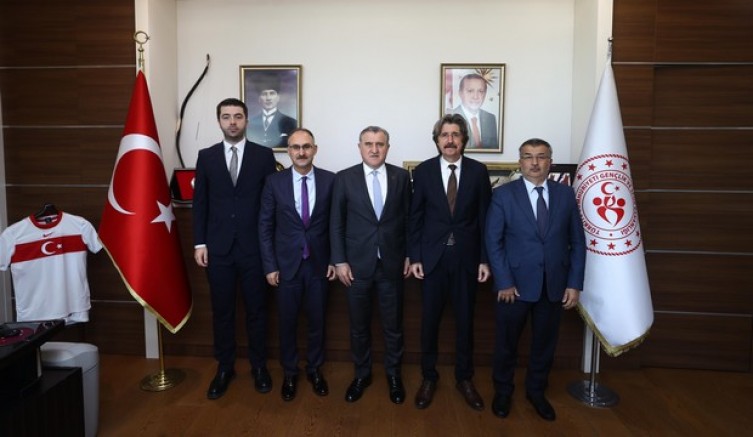 Üniversite Yönetiminden Bakana ziyaret
