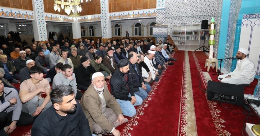Ünlü hafızlar İnegöllülerle buluştu