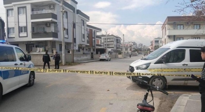 Uzaklaştırma kararını kaldırttığı kocası tarafından bıçaklandı