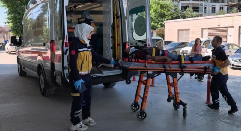 Üzerinden traktör geçti, ağır yalandı