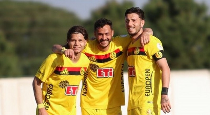 Vali Yılmaz ve Milletvekili Hatipoğlu’ndan şampiyonluk mesajı