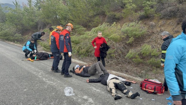 Yabancı öğrencileri taşıyan minibüs şarampole uçtu: 17 yaralı