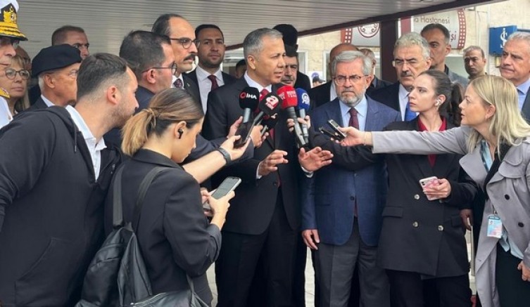 Yaralanan polislere ziyaret