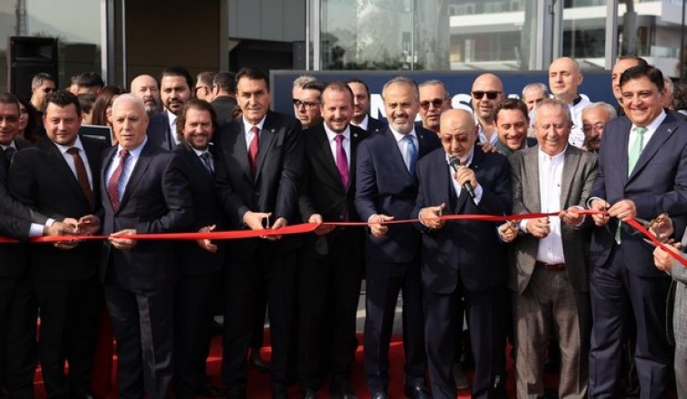 Yaşam ve Eğlence Merkezi kapılarını açtı