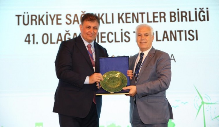 Yeni başkan Cemil Tugay