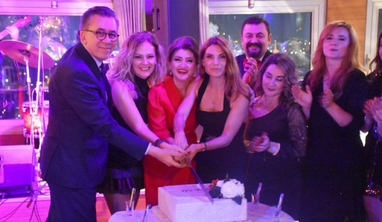 Yeni yılı coşkulu karşılama