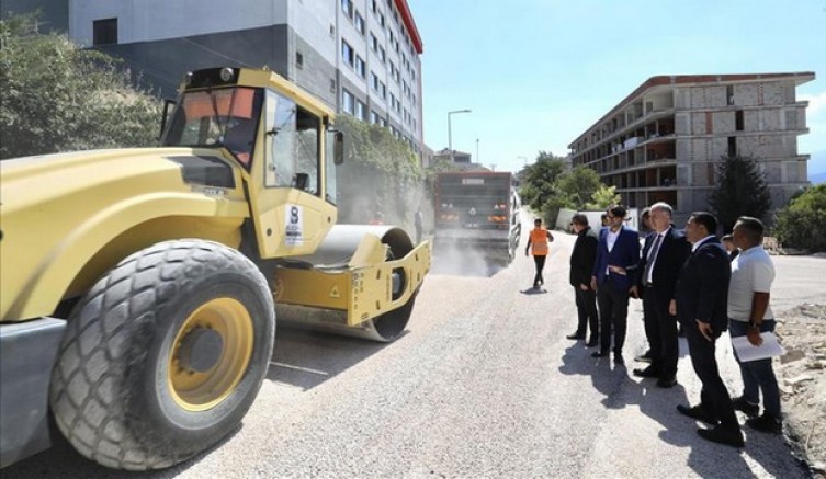 Yeni Yollara Sathi Kaplama Yapılıyor