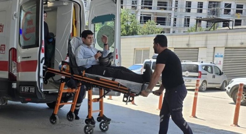 Yere dökülen mazot kazaya sebebiyet verdi; 3 yaralı